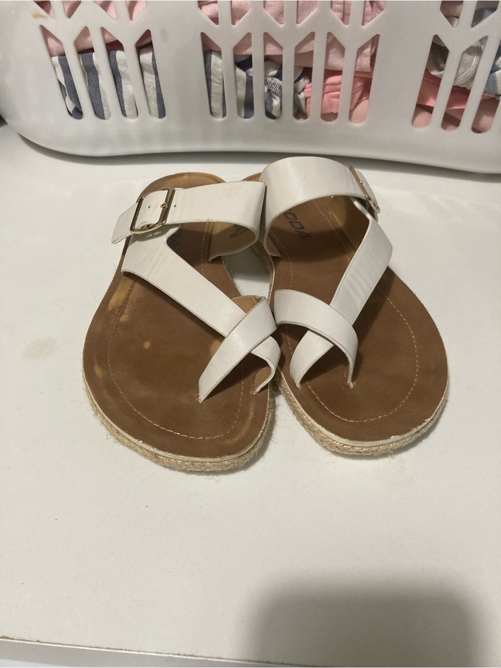 Soda White Cross-Strap Buckle Toe-Ring Sandals